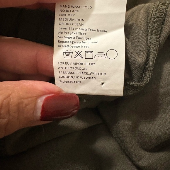 Very pretty mossy green embroidered long sleeve dress. V neck with tie bow. - Picture 11 of 14